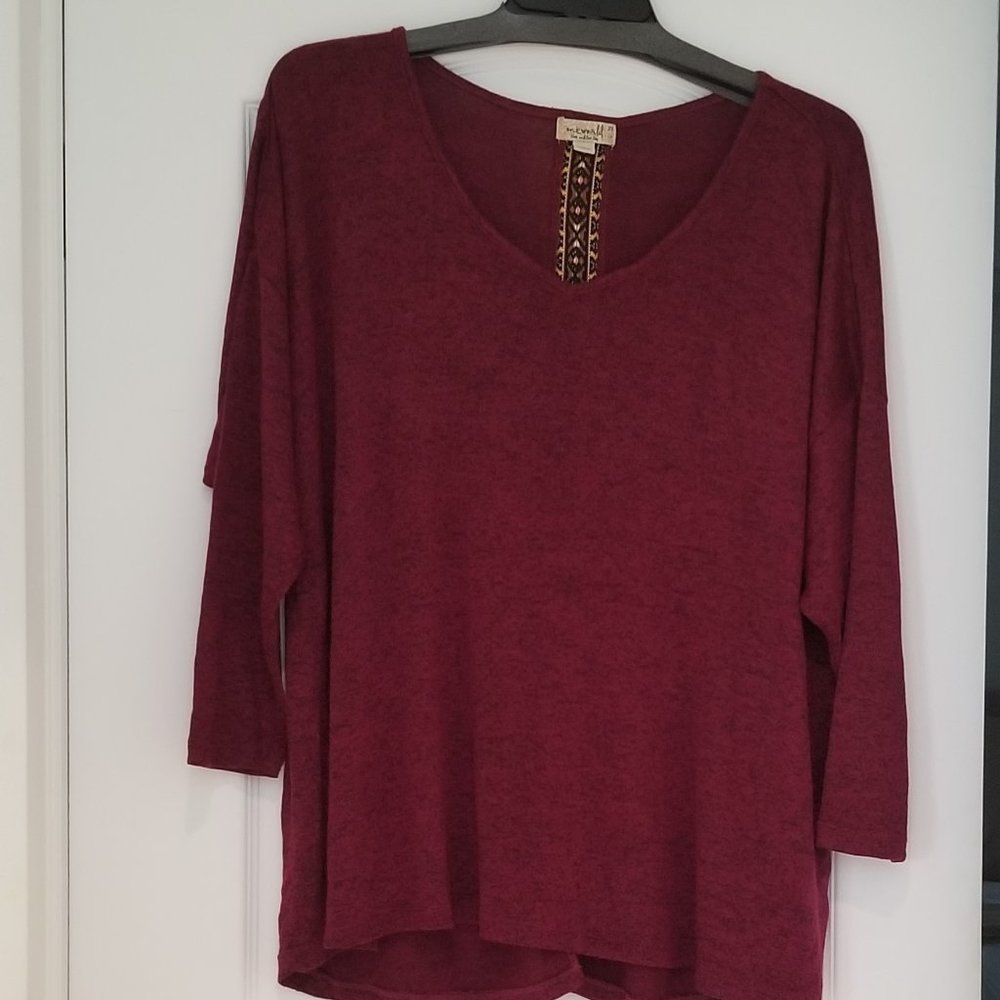 One World Womens Top. Burgandy & Black Marl, with decorative applique. Size 2X.